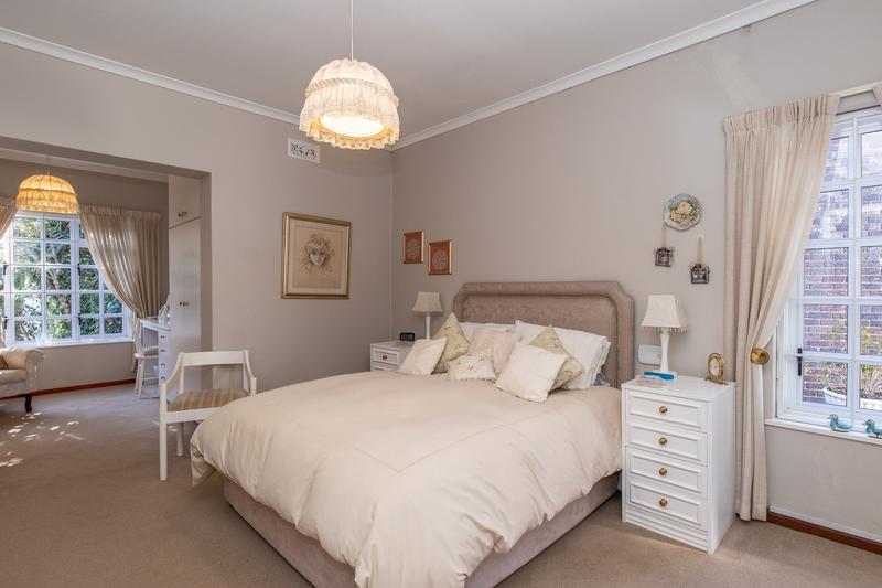 4 Bedroom Property for Sale in Constantia Western Cape